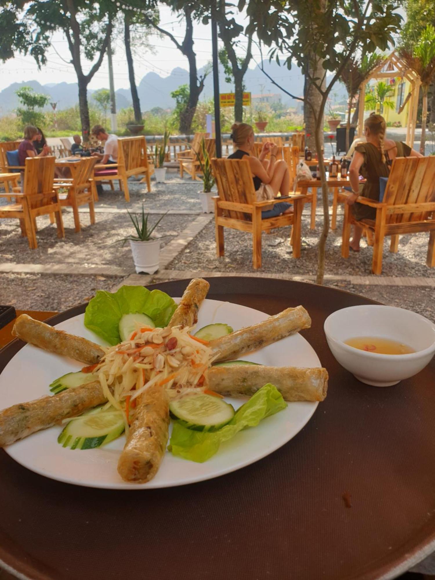 Cozy Son Hotel นิญบิ่ญ ภายนอก รูปภาพ